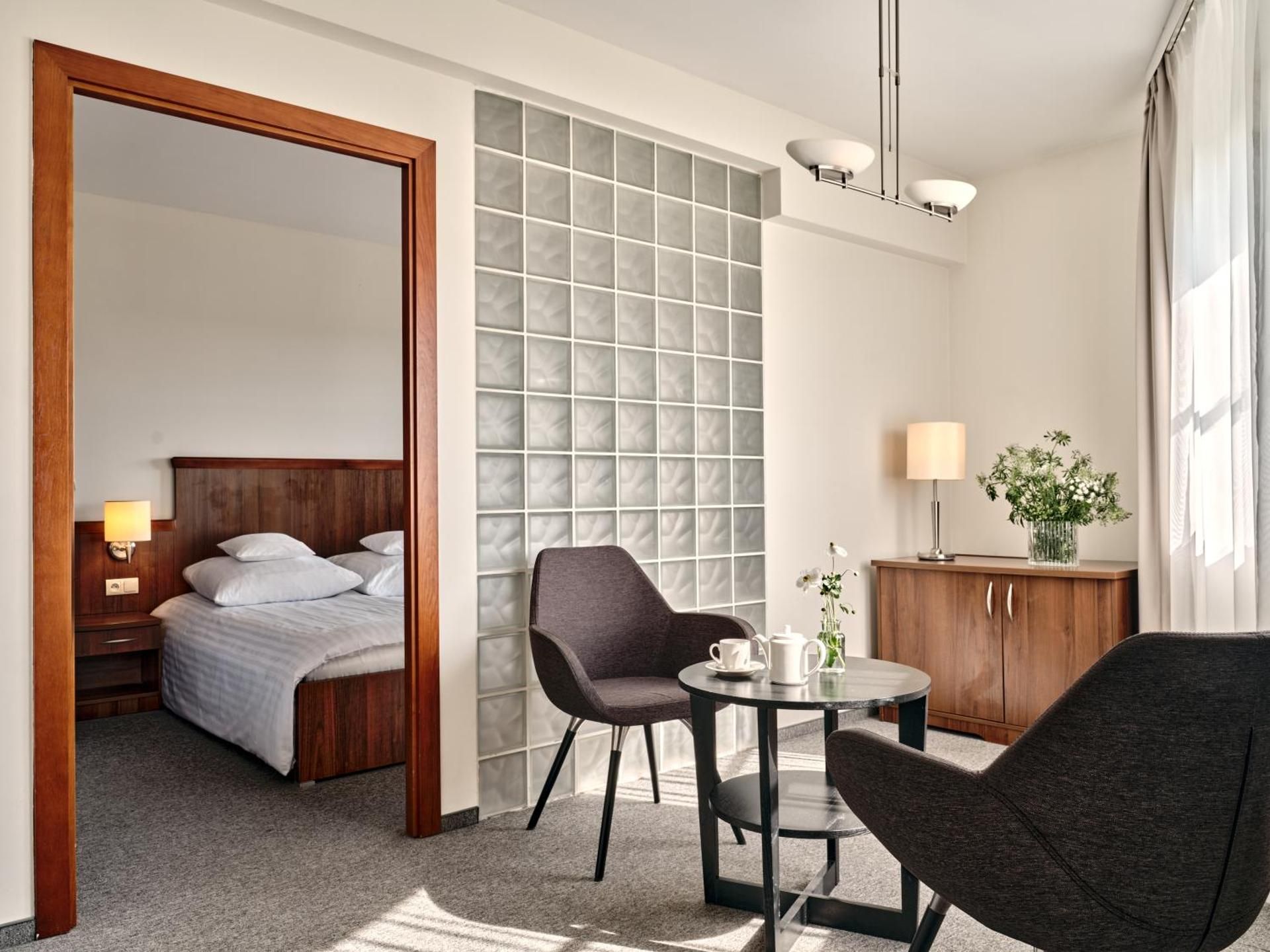 King Room with Lake View and Balcony