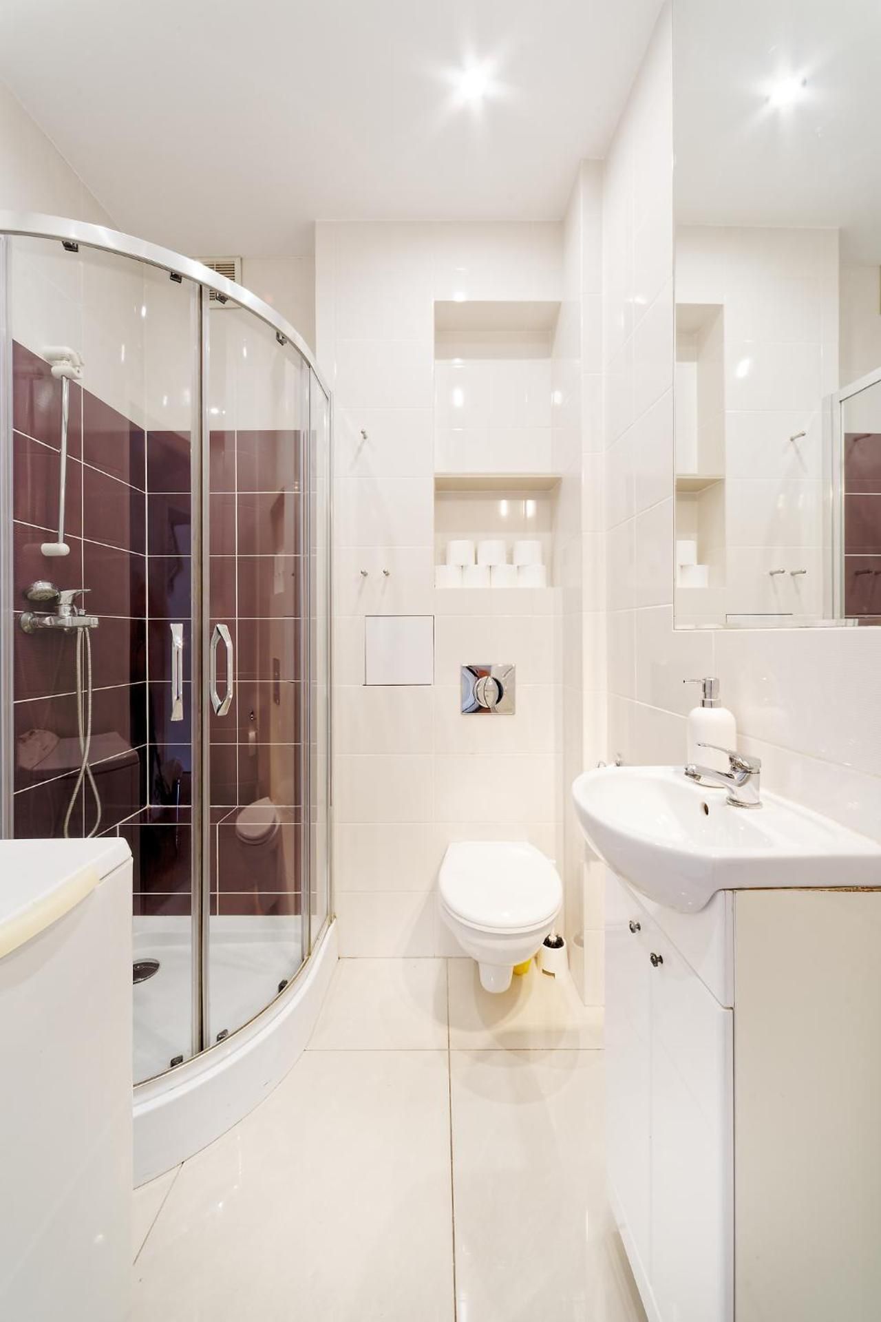 Two-Bedroom Apartment (5-6 Adults)