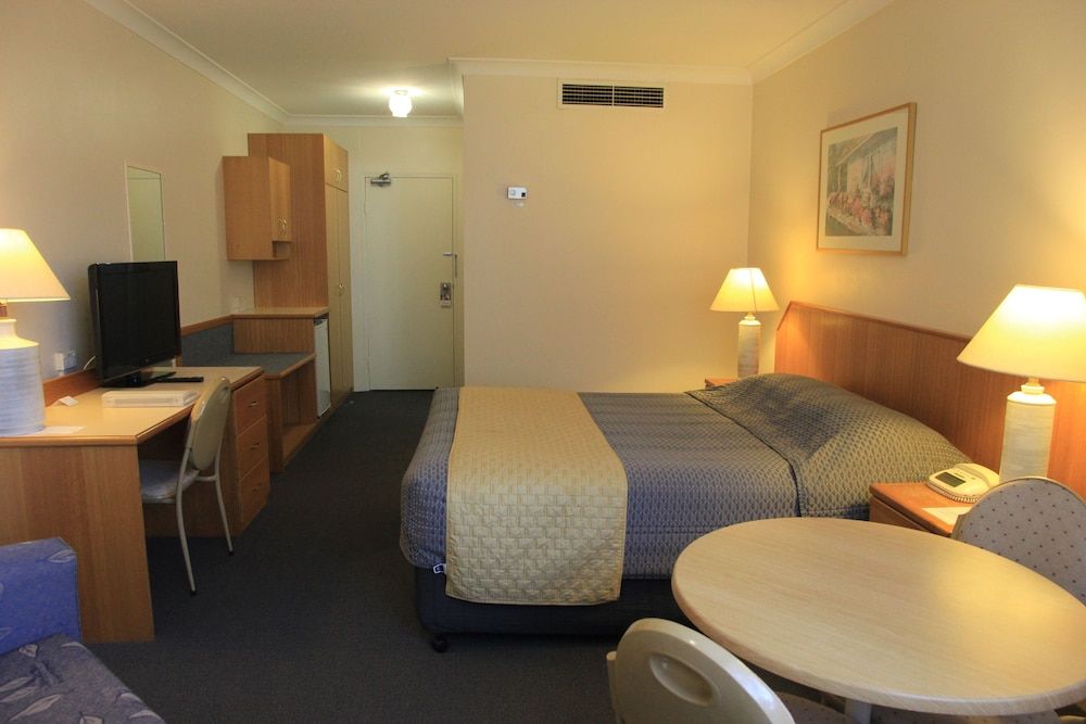 Charbonnier Motor Inn Standard Queen Room (Budget Double)