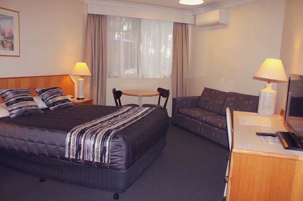 Charbonnier Motor Inn Standard Queen Room (Budget Double) 6