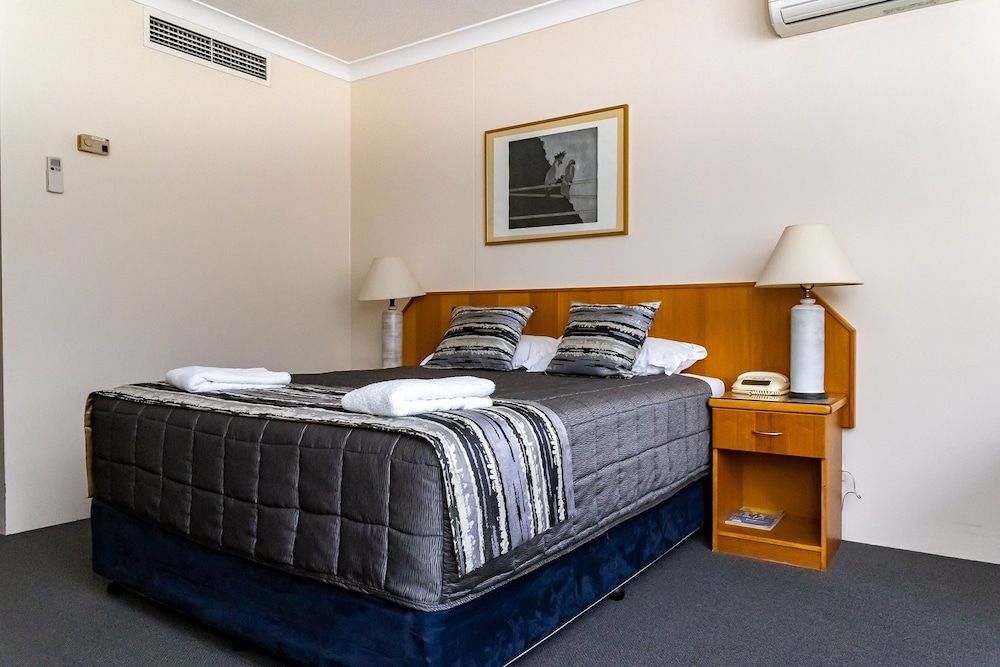 Charbonnier Motor Inn Standard Queen Room (Budget Double) 7