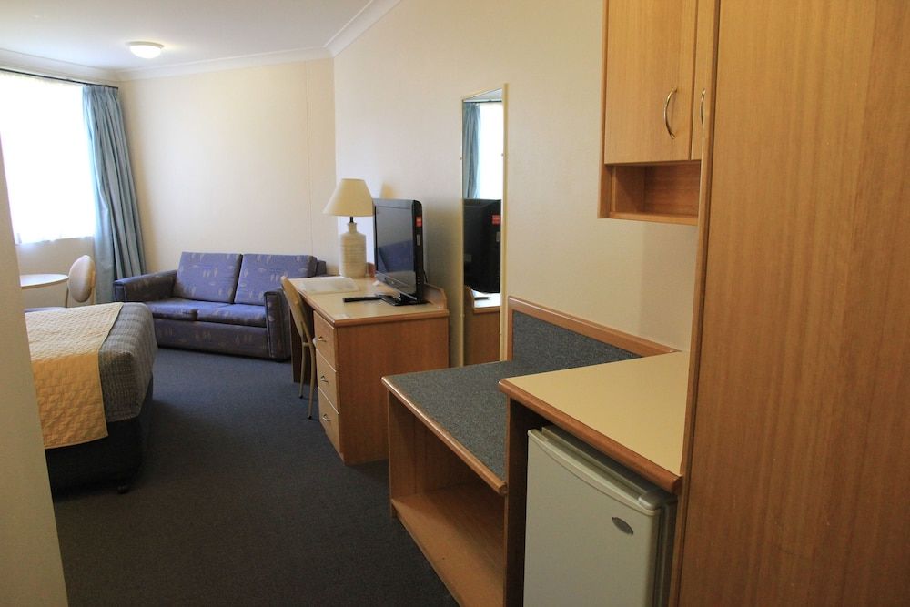 Charbonnier Motor Inn Standard Queen Room (Budget Double) 12