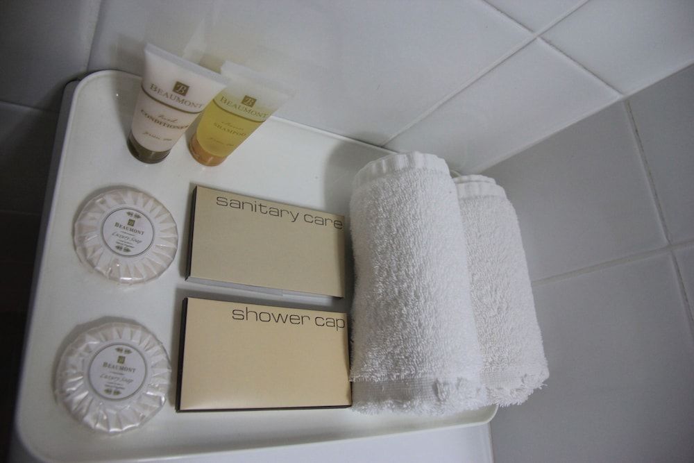 Charbonnier Motor Inn Deluxe Queen Room (Balcony Room) 6