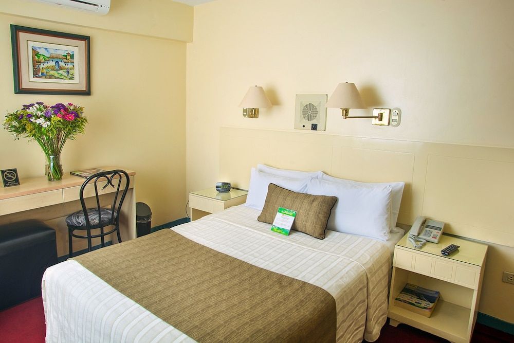undefined Embajadores Hotel 4