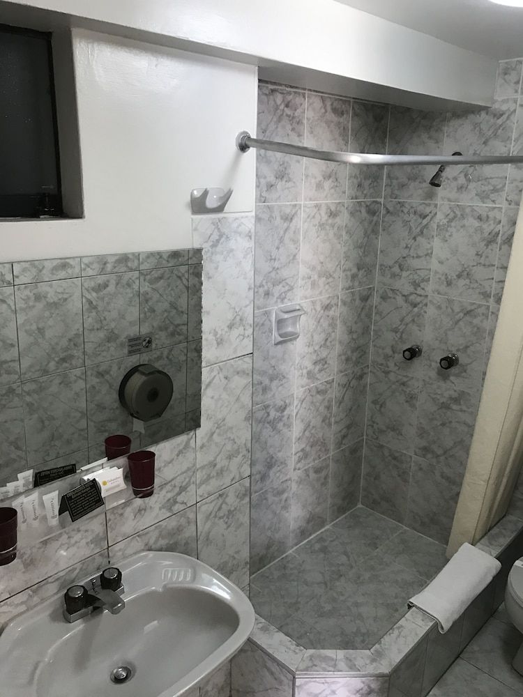 undefined Embajadores Hotel 10