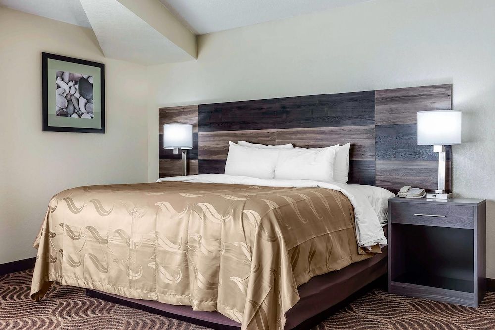 Suite, 1 King Bed with Sofa bed, Non Smoking (2 Person Sofa bed)