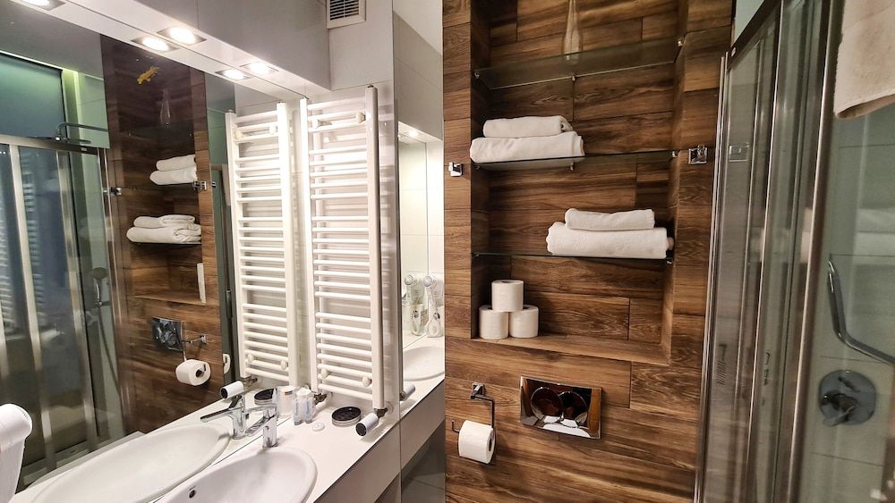 Hotel Malinowski Economy Standard Twin Room 5