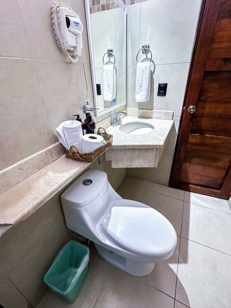 Best Western Posada Chahue Standard Room, 1 King Bed, Non Smoking (Mountain View) 7