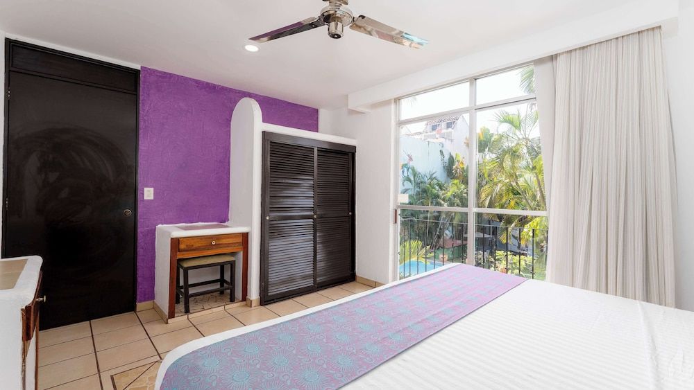 Suite, Multiple Beds, Non Smoking, Kitchenette (City View)