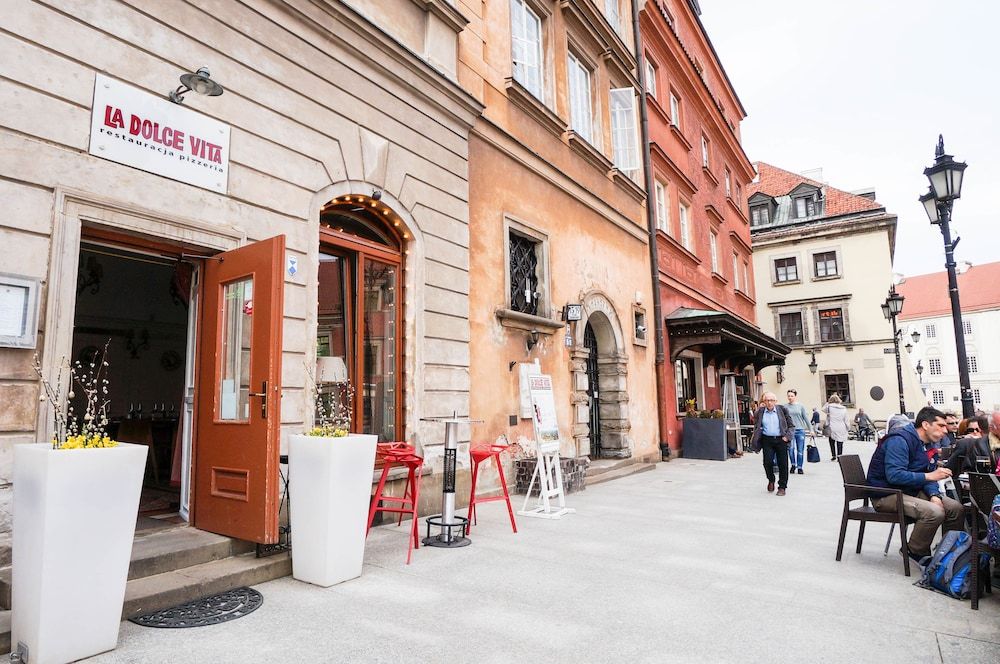 undefined AAA STAY Castle Square Old Town 9