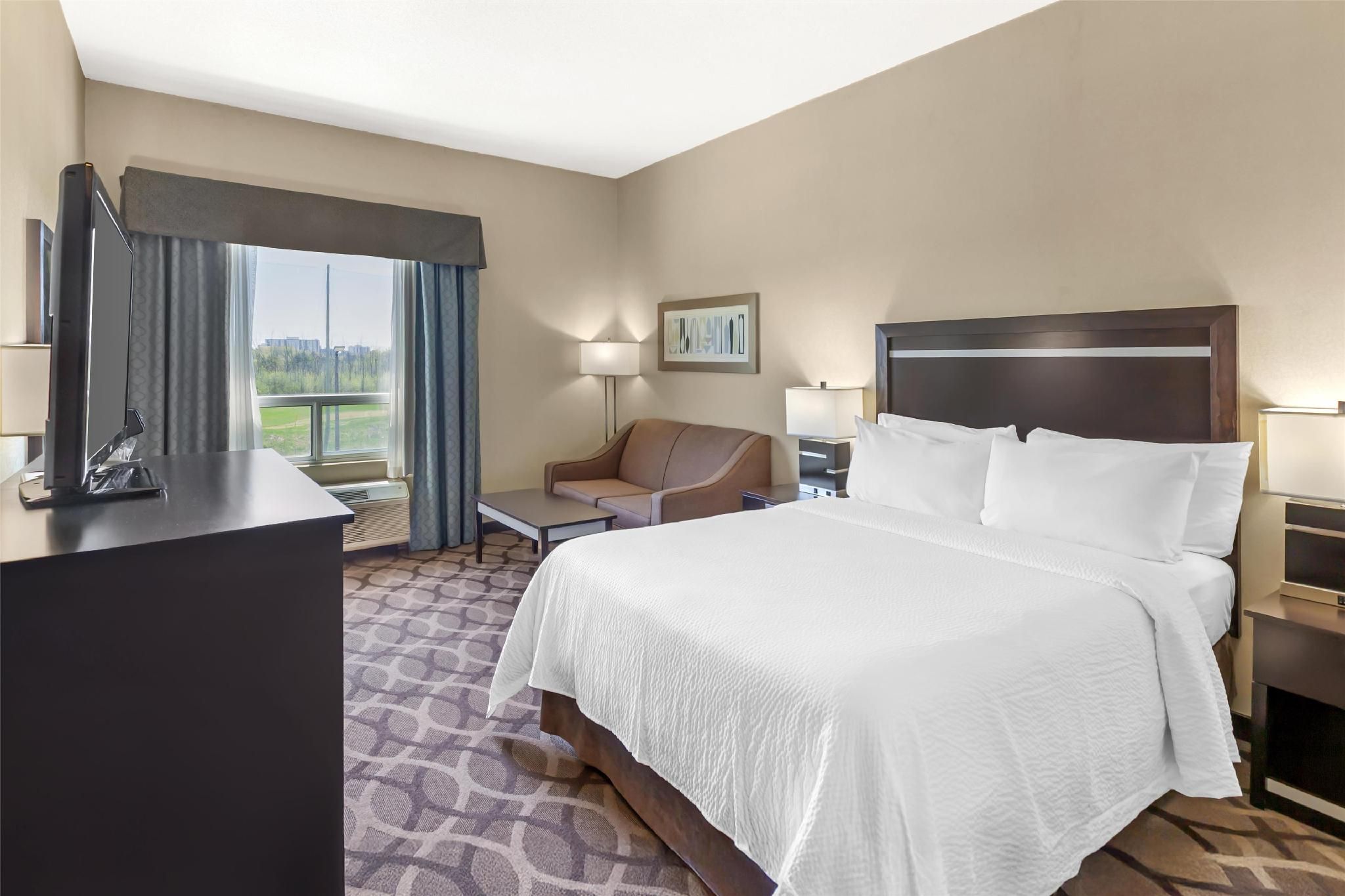 Best Western Plus Travel Hotel Toronto Airport 1 Queen Bed, Nonsmoking