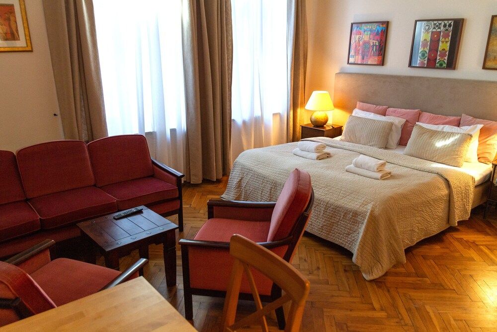 Lounge Apartments Basic Studio, Kitchenette 4