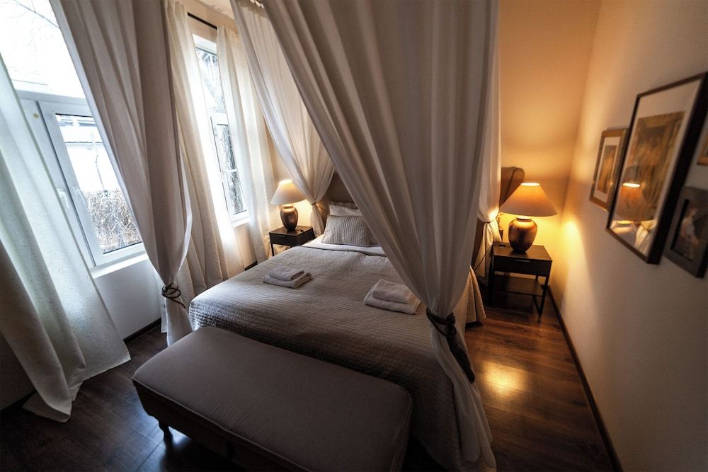 Lounge Apartments Deluxe Studio, Kitchenette 13