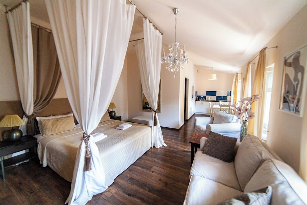 Lounge Apartments Deluxe Studio, Kitchenette 6