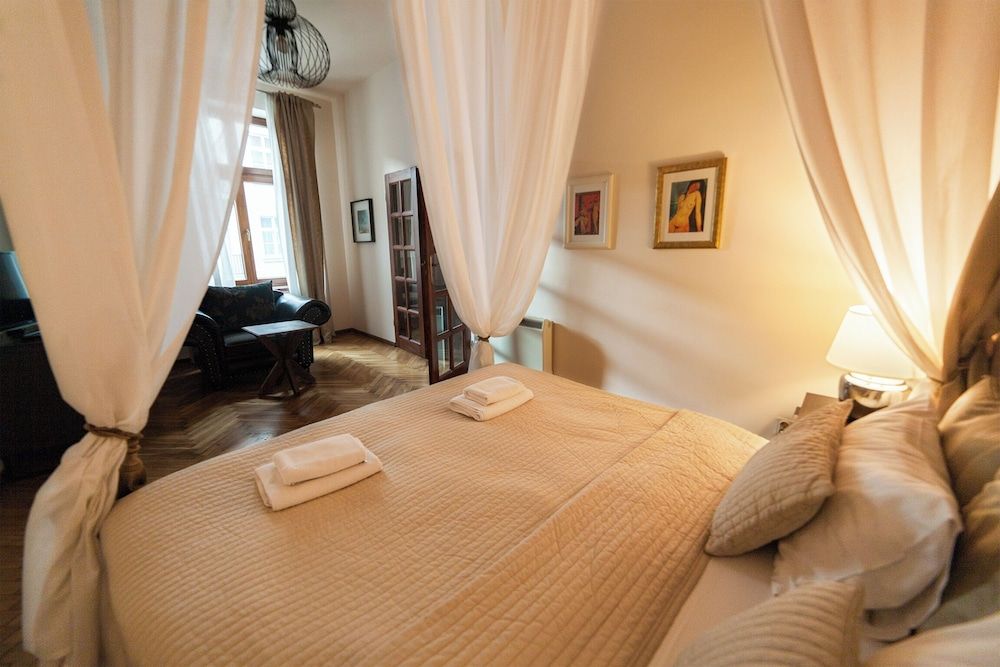 Lounge Apartments Deluxe Studio, Kitchenette 5