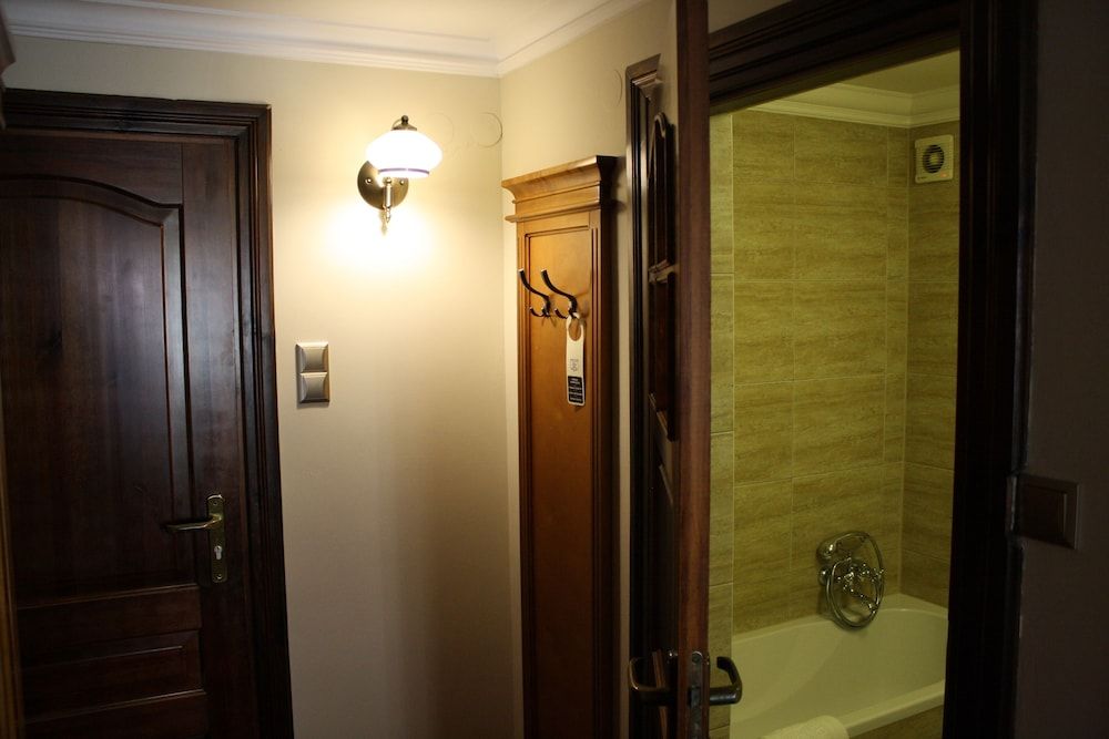 Hotel Petite Fleur - Adults only Superior Triple Room, 1 King Bed with Sofa bed, Private Bathroom, City View (Air conditioning) 3