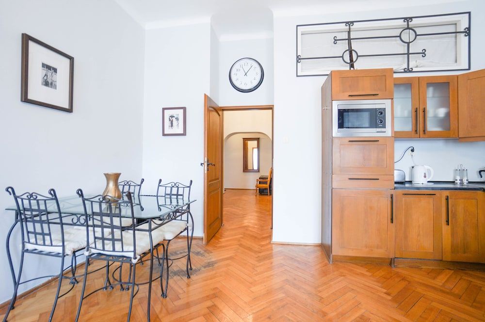 undefined AAA STAY Market Square Old Town 7