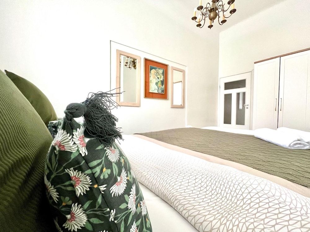 undefined AAA STAY Market Square Old Town 10