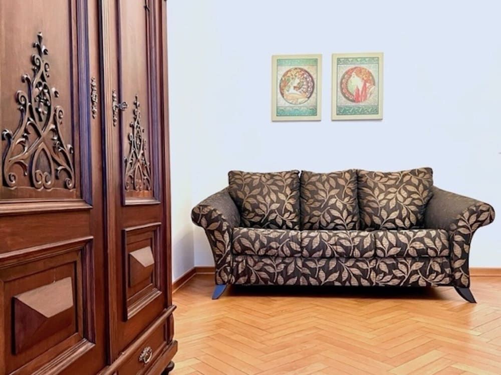 undefined AAA STAY Market Square Old Town 2