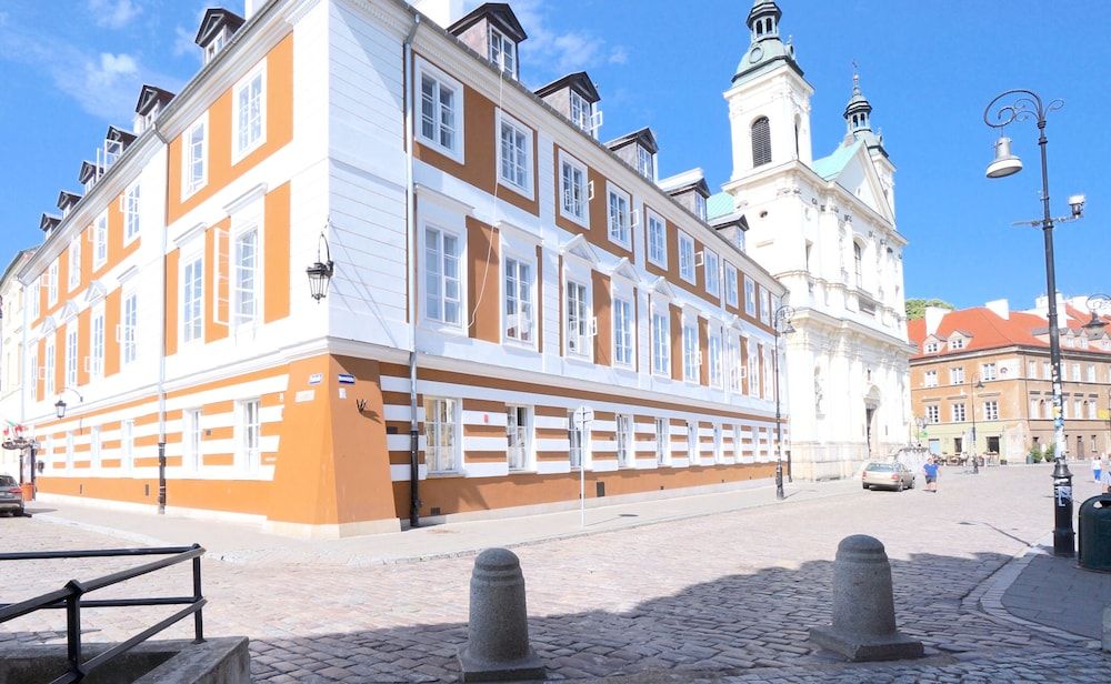 undefined AAA STAY Market Square Old Town 6