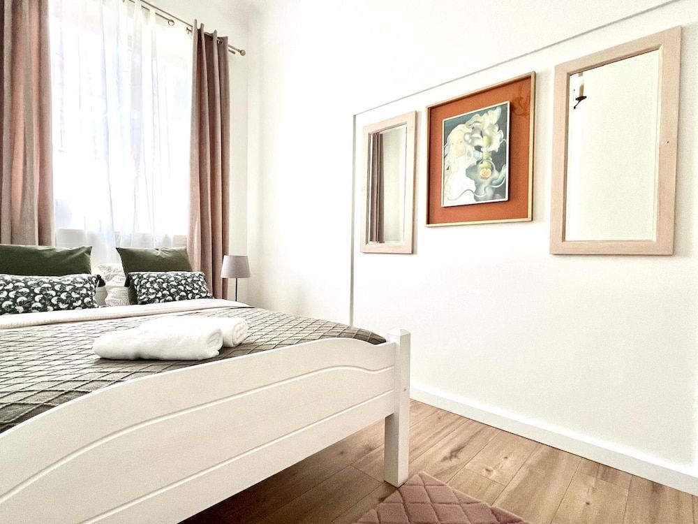 AAA STAY Market Square Old Town Deluxe Apartment, 2 Bedrooms, Ground Floor (Podwale 29/6) 2