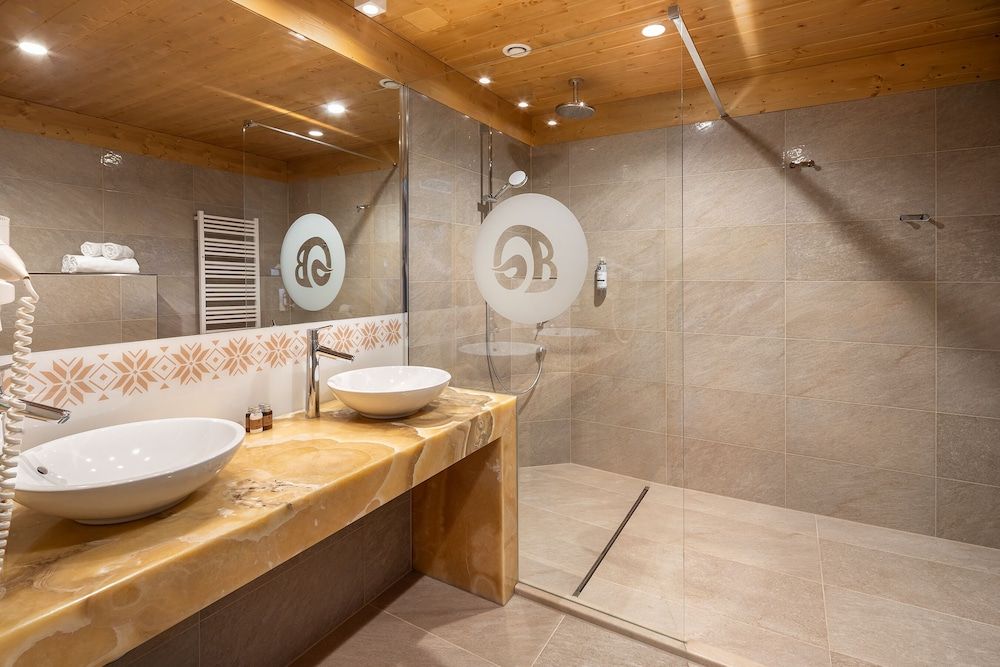 Deluxe Apartment (with unlimited access to Terma Bania)