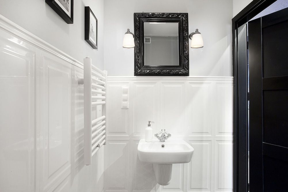 Navy Group - Old Town Apartments Design Apartment, 1 Queen Bed with Sofa bed (ul. Ogarna 7/8) 2