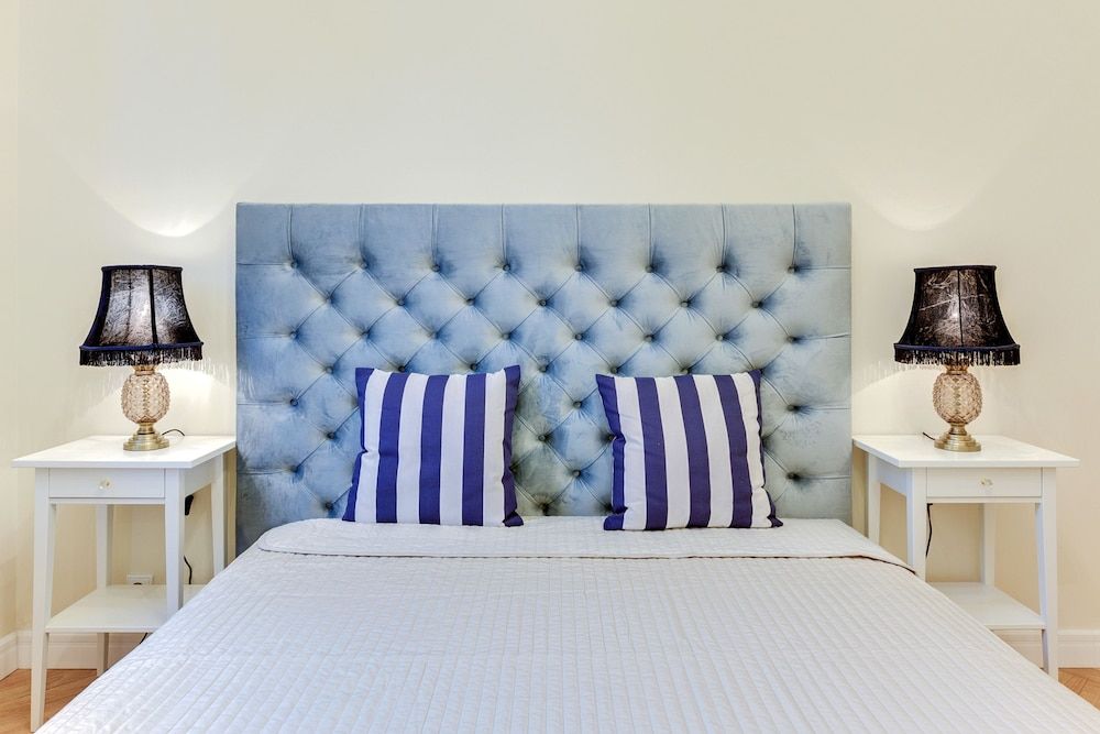 undefined Navy Group - Old Town Apartments