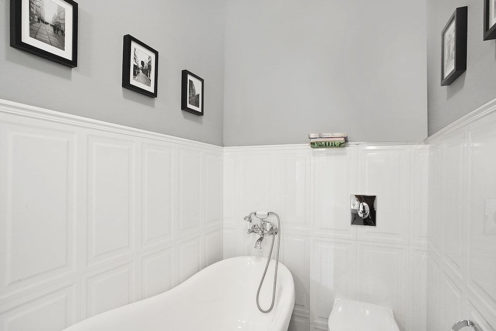 Navy Group - Old Town Apartments Design Apartment, 1 Queen Bed with Sofa bed (ul. Ogarna 7/8)