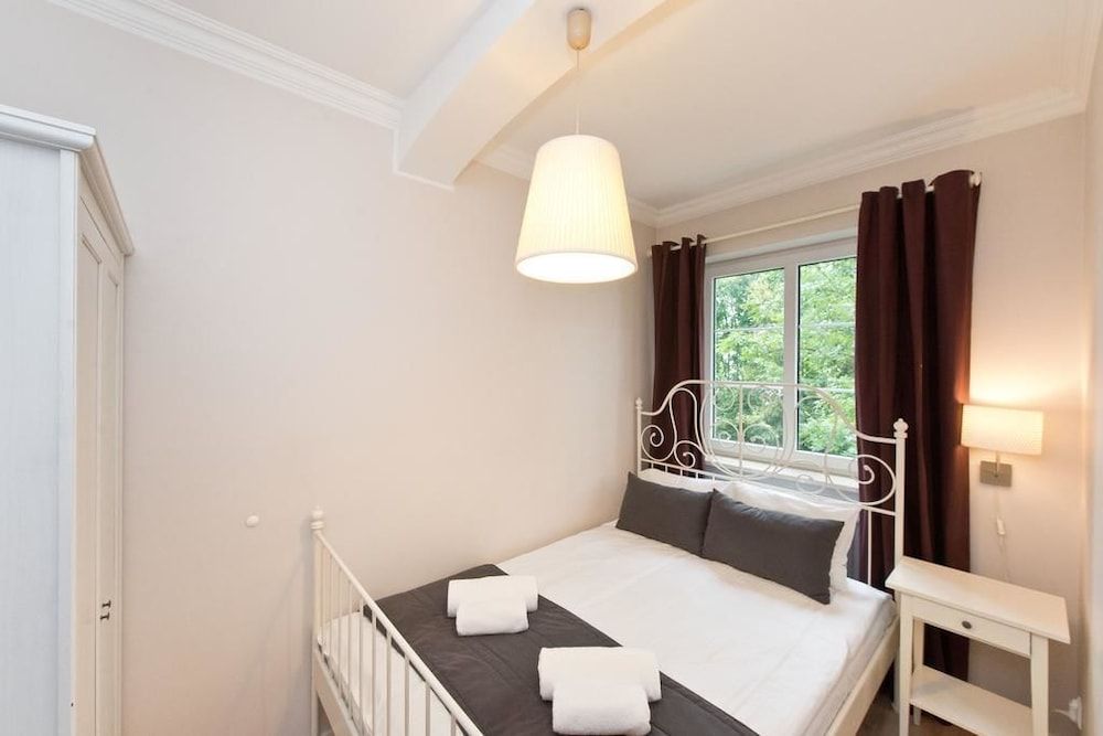 undefined Navy Group - Old Town Apartments 3