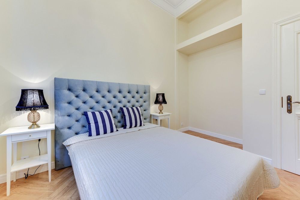 undefined Navy Group - Old Town Apartments 6