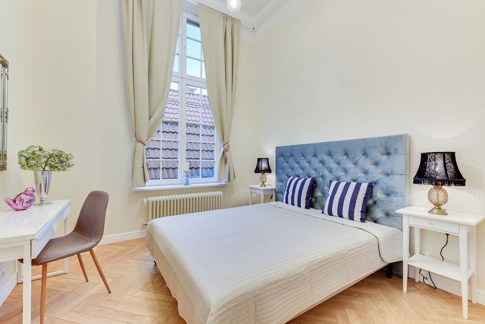 undefined Navy Group - Old Town Apartments 7