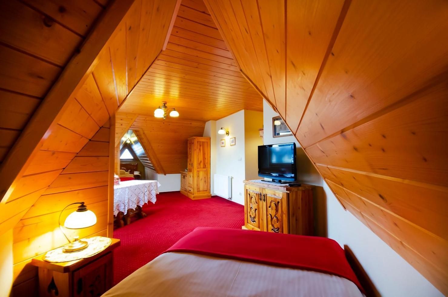 Deluxe Double Room (2 Adults + 1 Child)