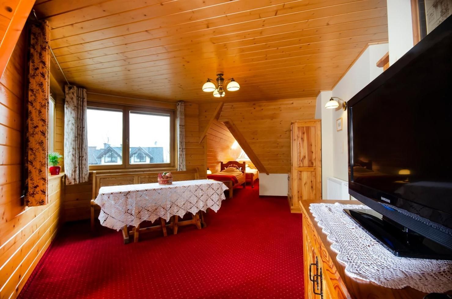 Deluxe Double Room (2 Adults + 1 Child)