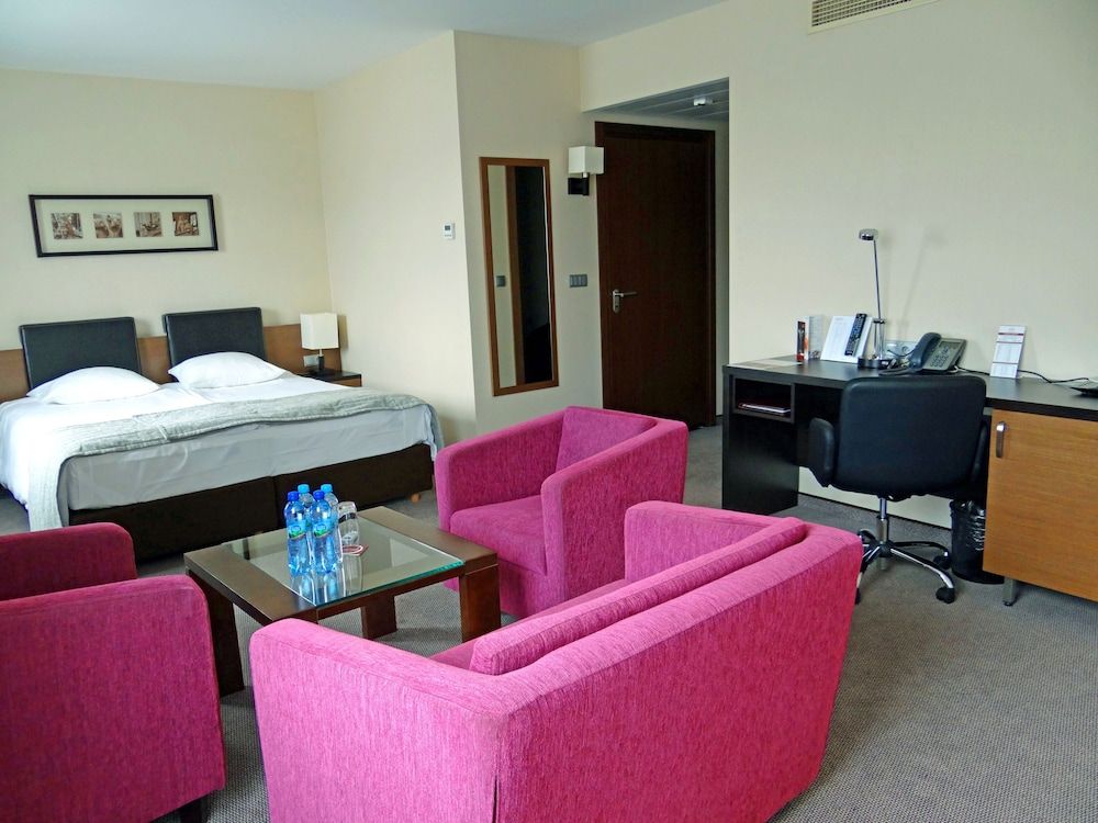 Junior Studio Suite