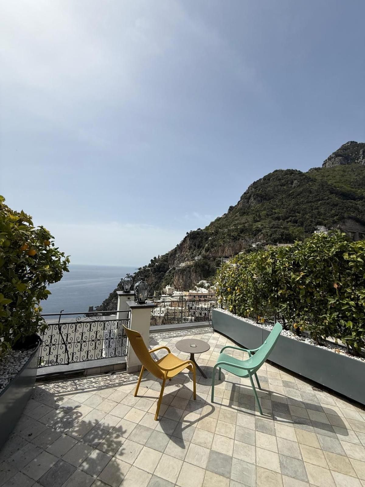 King Room with Large Sea View Terrace and Hot Tub 
