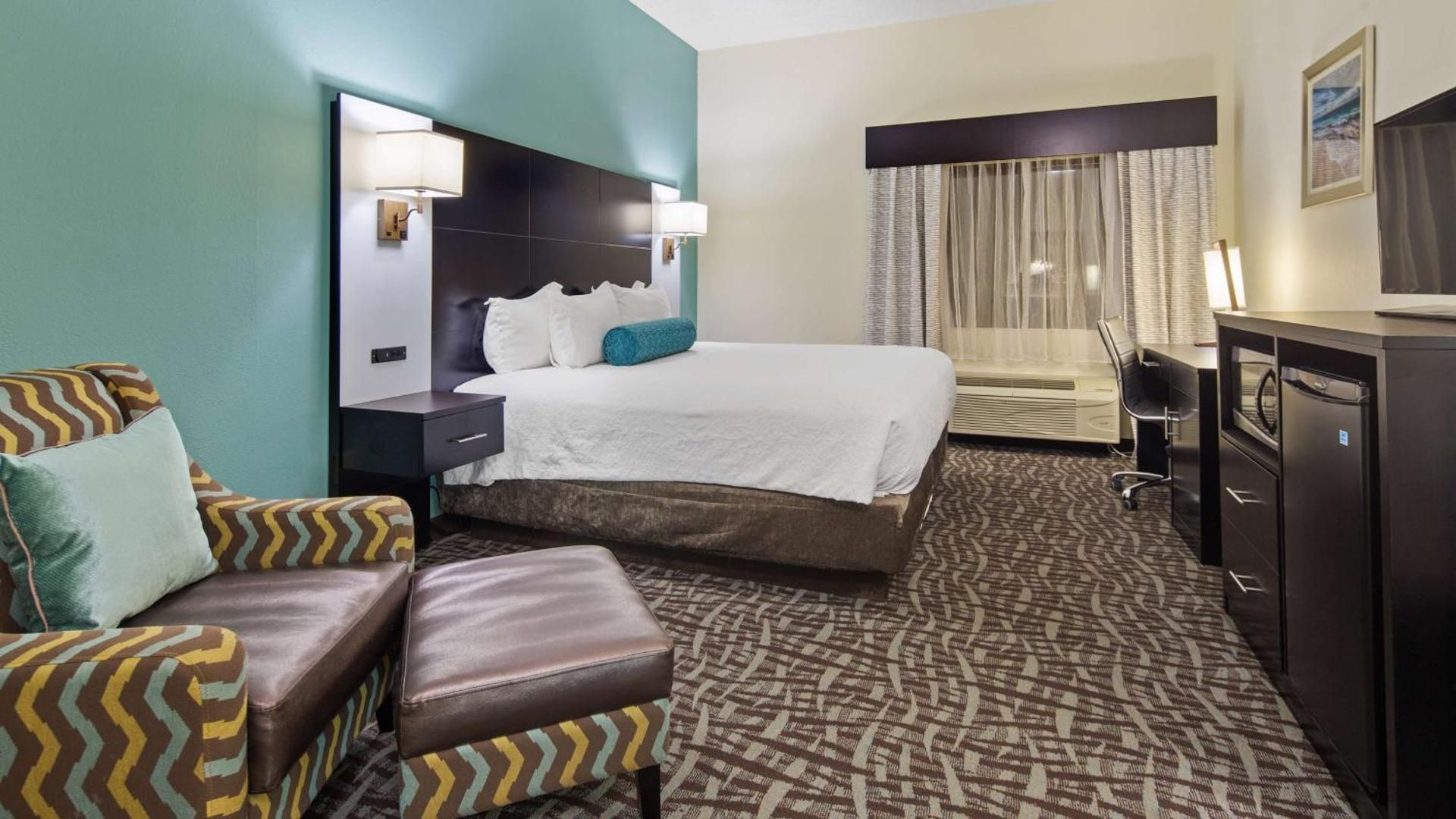1 King Bed, Nonsmoking