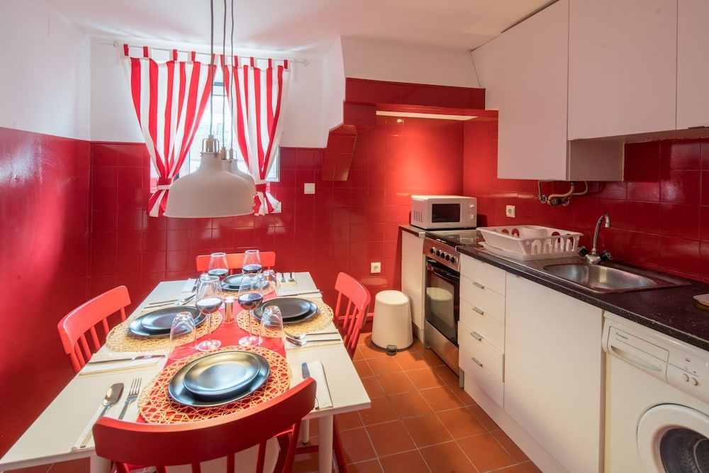 Lisbon Fragrances Patchouli Flowers Deluxe Apartment, 2 Bedrooms 12