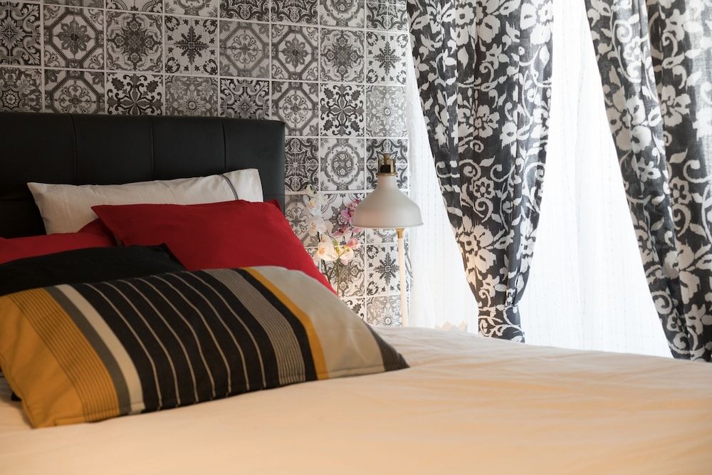 undefined Lisbon Fragrances Patchouli Flowers 6