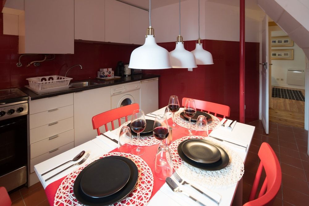 Lisbon Fragrances Patchouli Flowers Deluxe Apartment, 2 Bedrooms 11