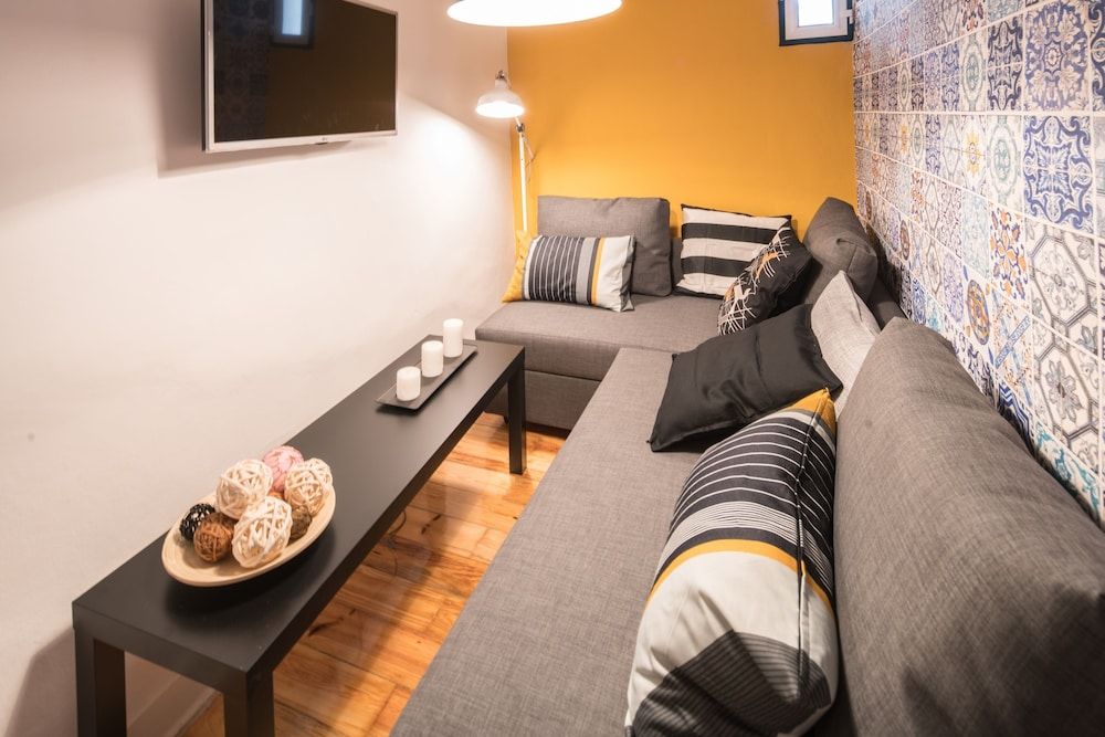 Lisbon Fragrances Patchouli Flowers Deluxe Apartment, 2 Bedrooms 15