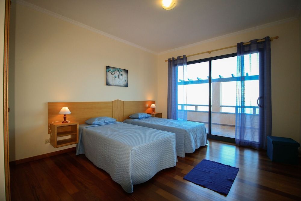 Family Apartment, 3 Bedrooms, Balcony, Sea View