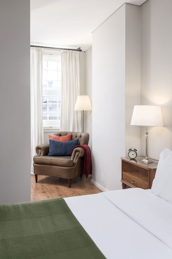 B The Guest Downtown Superior Double Room 17