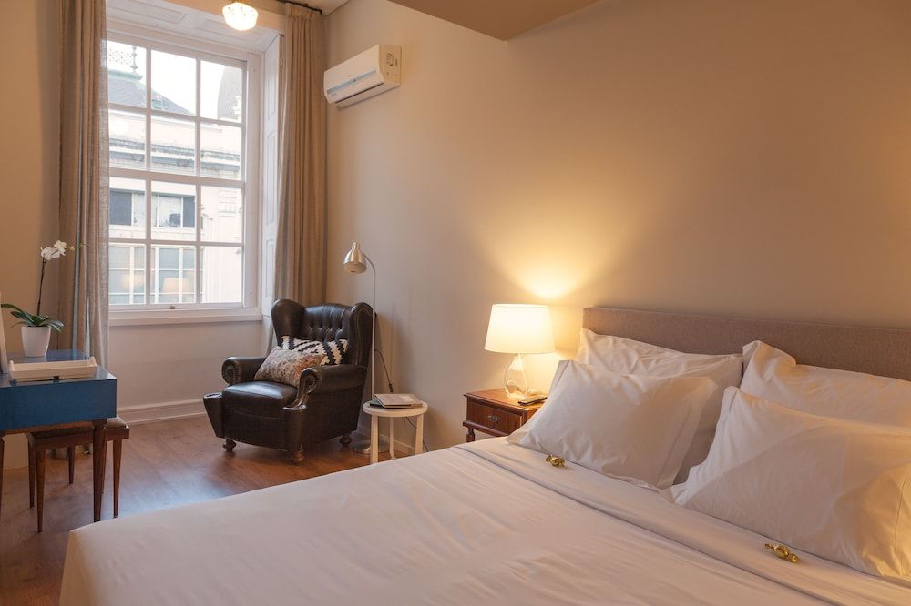 B The Guest Downtown Superior Double Room 8