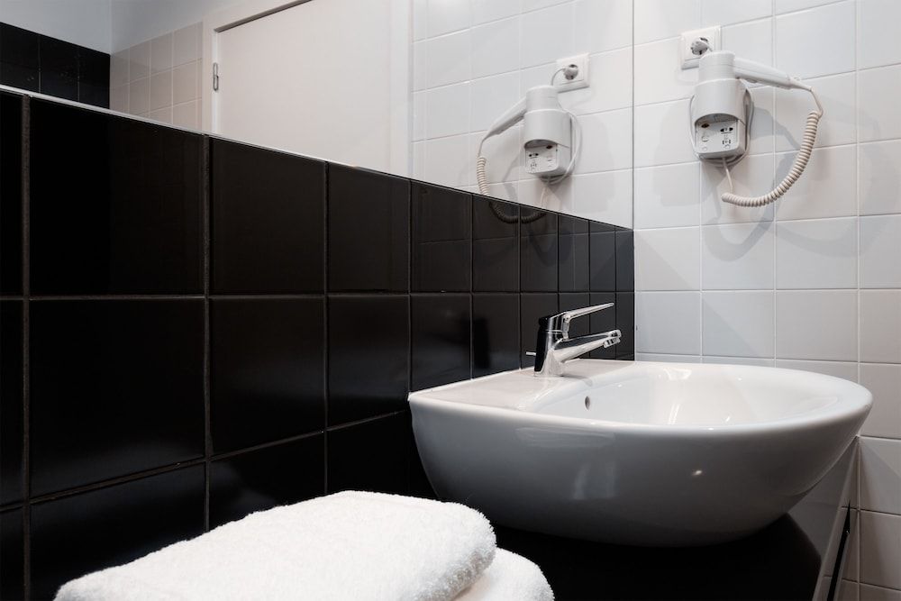 B The Guest Downtown Superior Double Room 27