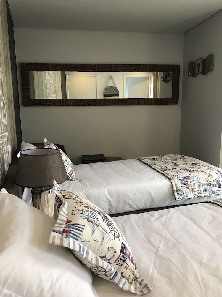Royal Beach Hostel & Suites Suite 7