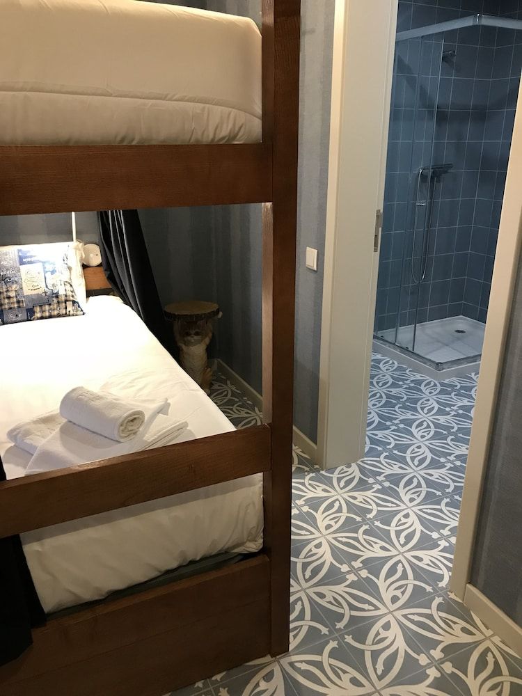 Royal Beach Hostel & Suites Shared Dormitory 12