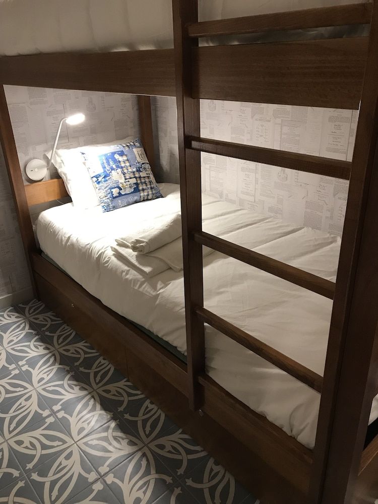 Royal Beach Hostel & Suites Shared Dormitory 17