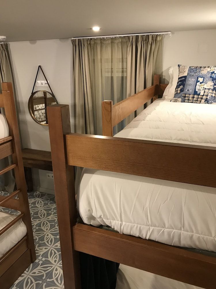 Royal Beach Hostel & Suites Shared Dormitory 16