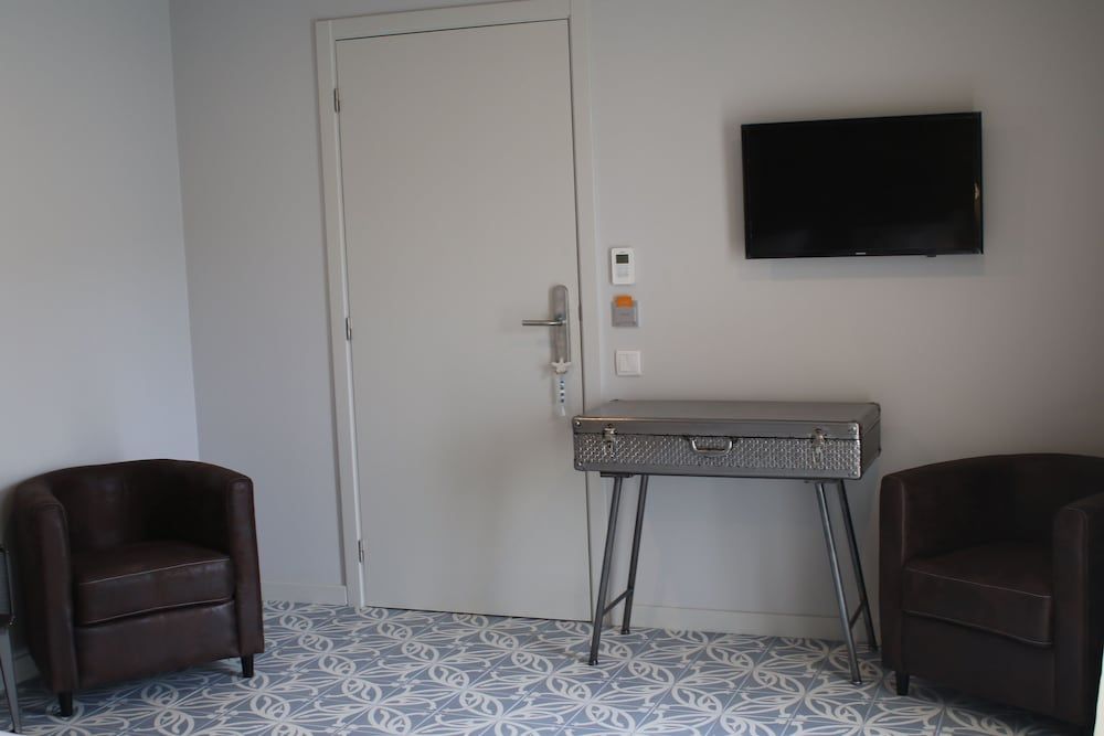 Royal Beach Hostel & Suites Suite 14